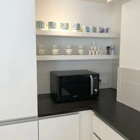 Ocean Breeze Apartment