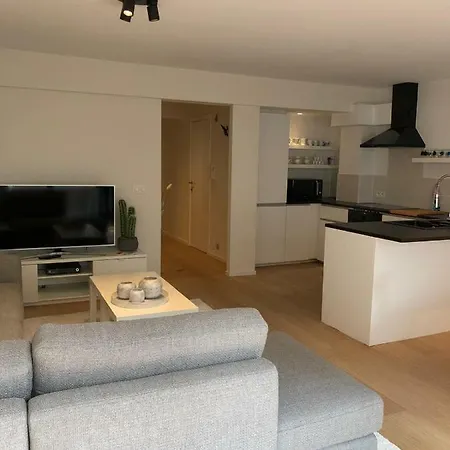 Ocean Breeze Apartment